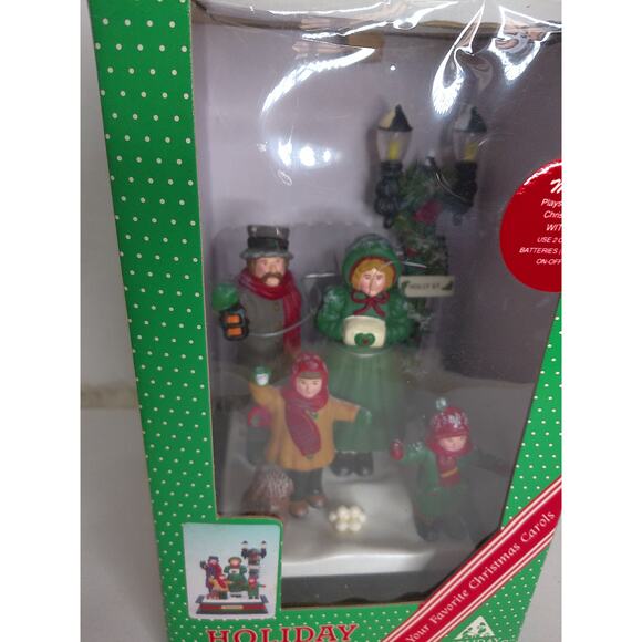 Vintage Holiday Creations Holiday Scene Musical Christmas Carolers New - Picture 3 of 7